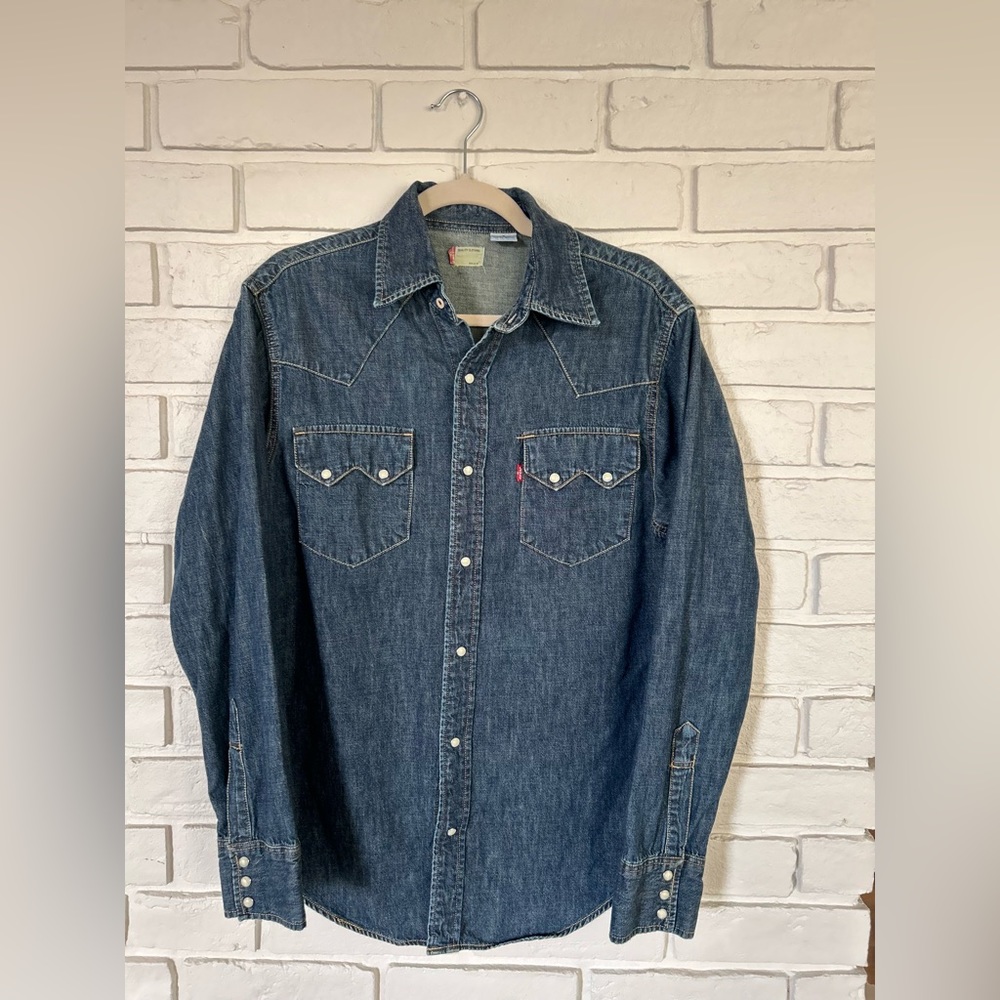 Mens Levi’s Denim Chambray shirt